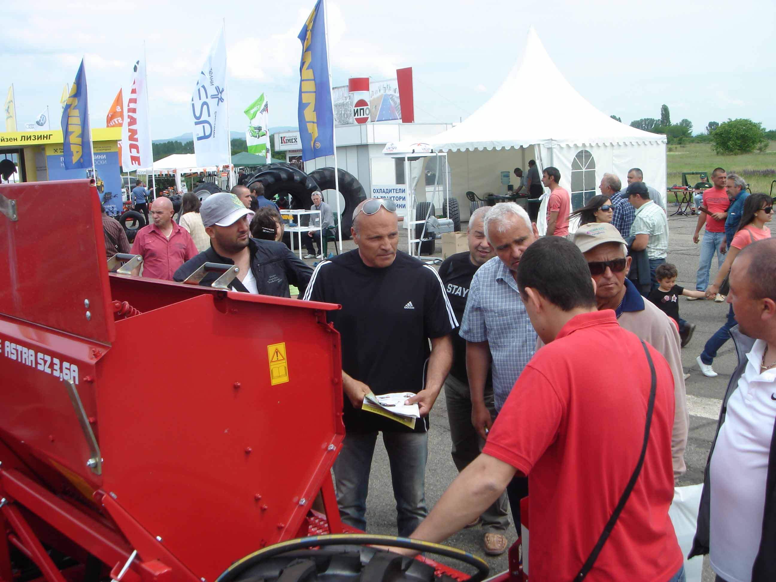 Cooperacija “Kitka” presented the machines of “Chervona zirka” in Bulgaria