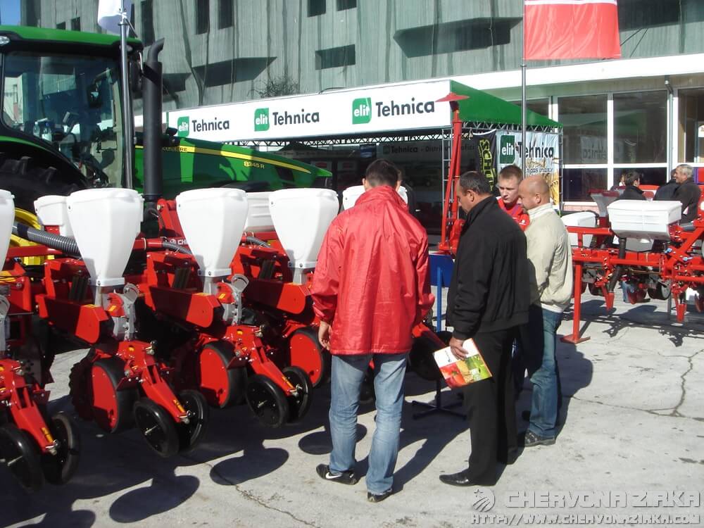 MOLDAGROTECH 2011: "Червона зірка" представила новинку для ринку Молдови