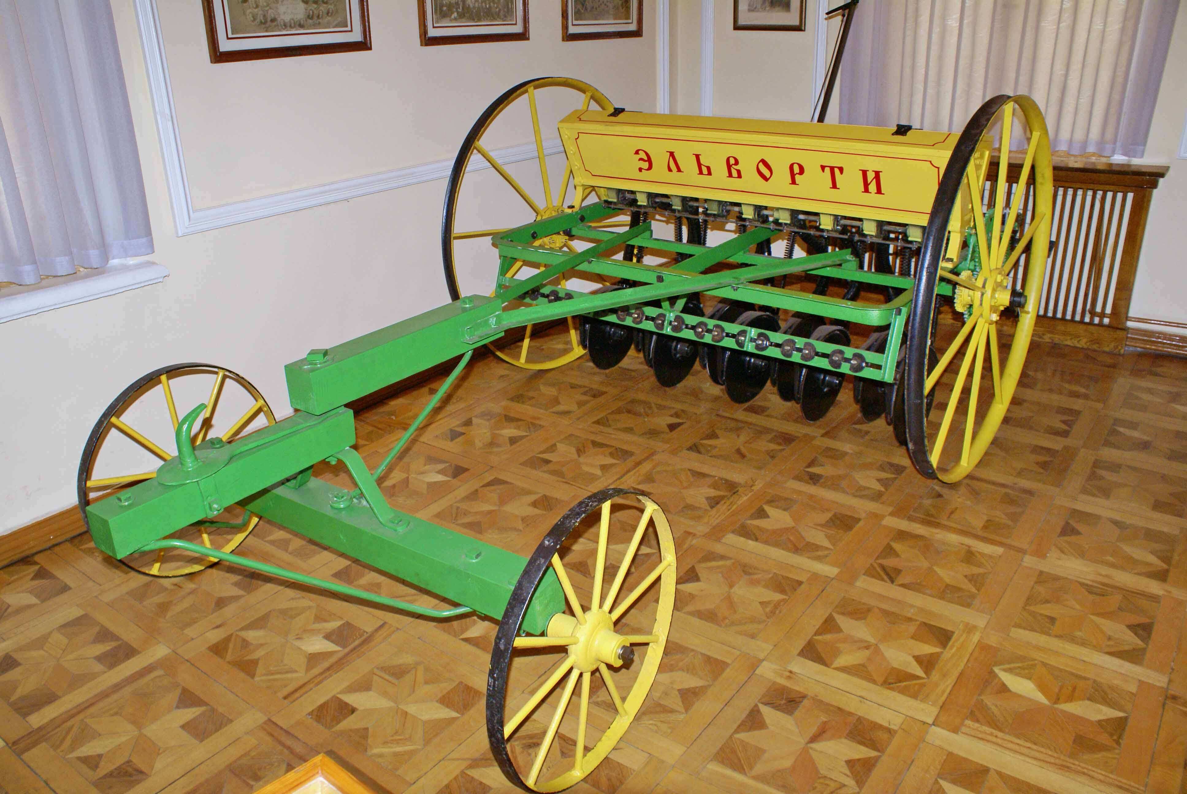 Museum of the factory “Chervona zirka” has got new exhibits