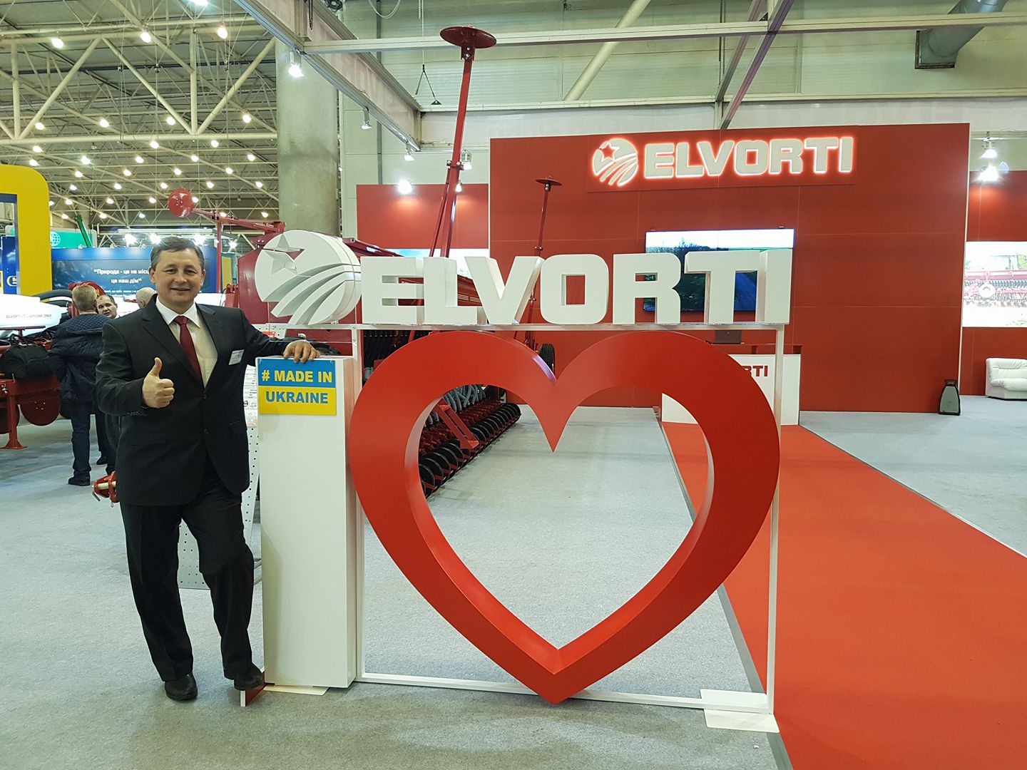 Відоме кіровоградське підприємство приєдналося до флеш-мобу «Купуй українське!» (ФОТО