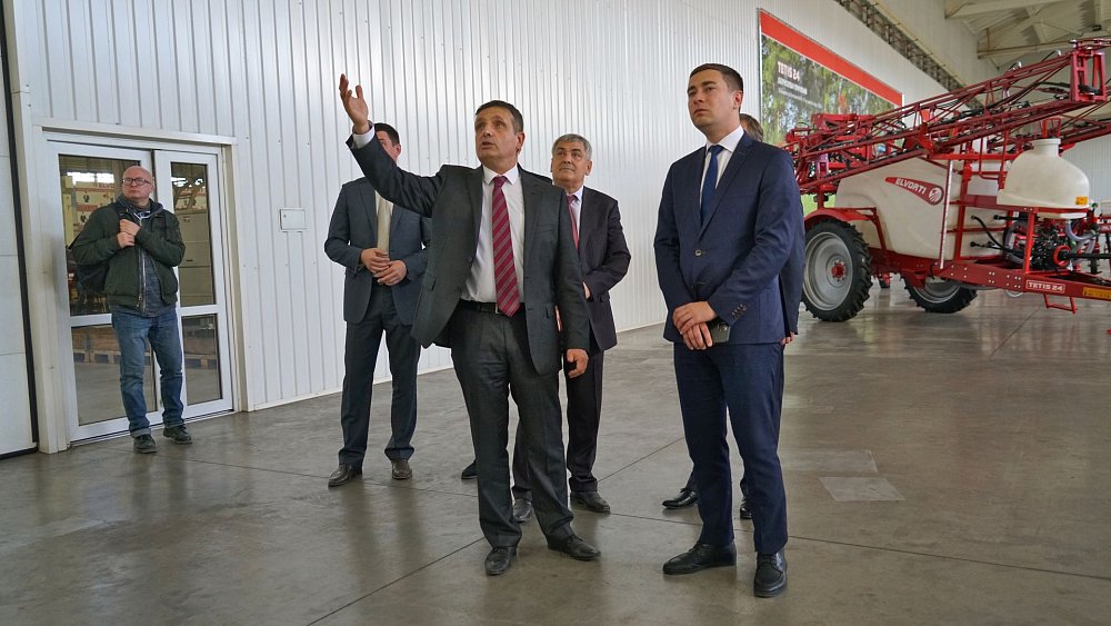Министр аграрной политики и продовольствия Украины Роман Лещенко посетил завод Эльворти в период AGROEXPO-2021 — 4
