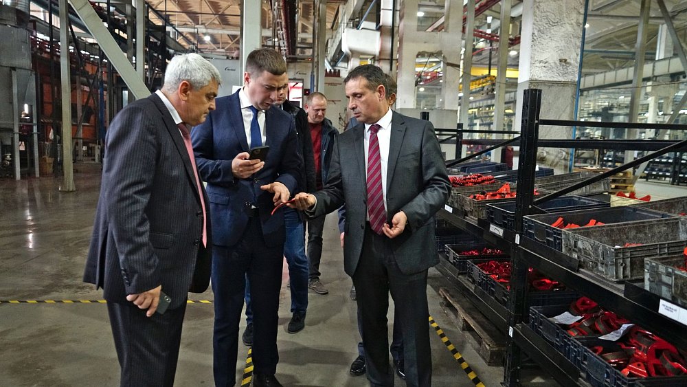 Министр аграрной политики и продовольствия Украины Роман Лещенко посетил завод Эльворти в период AGROEXPO-2021 — 11