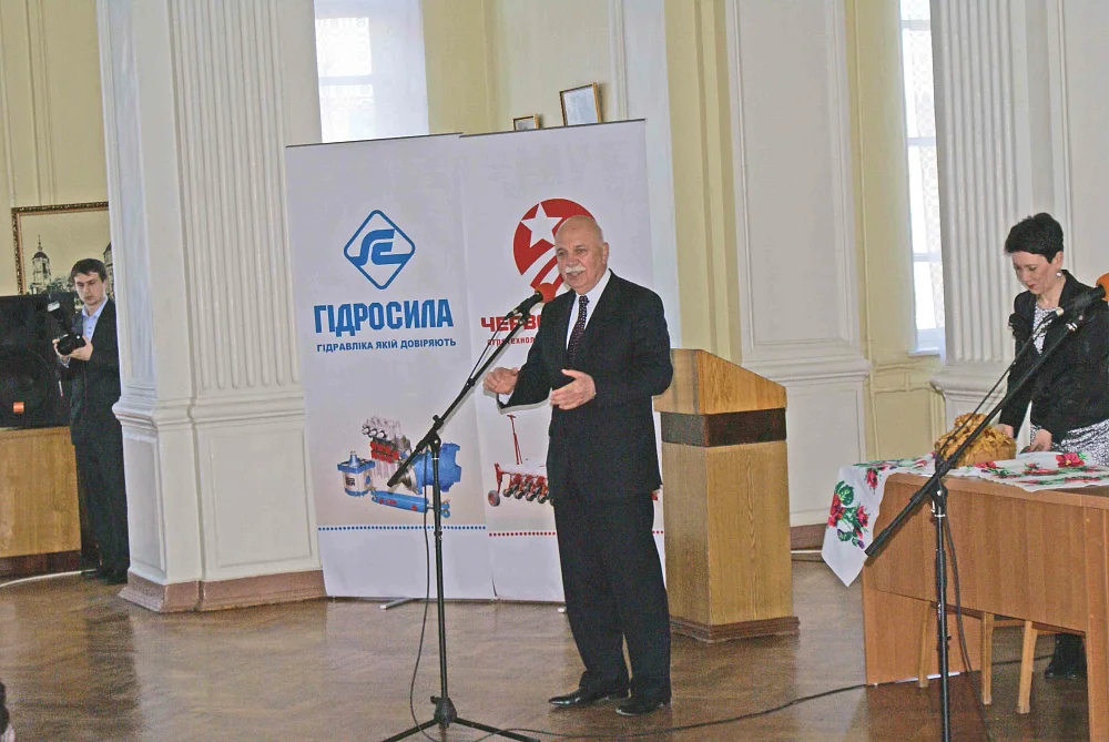 В Кировограде определили лучших молодых токарей — 1
