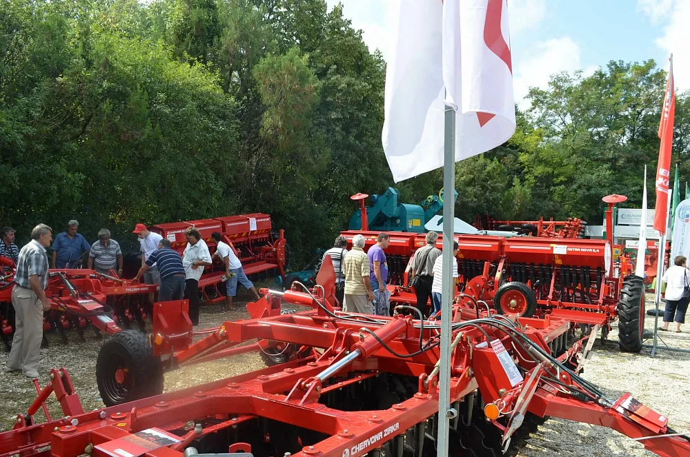 "Сільське господарство і все для нього": "Червона зірка" показала новинки в Болгарії — 8