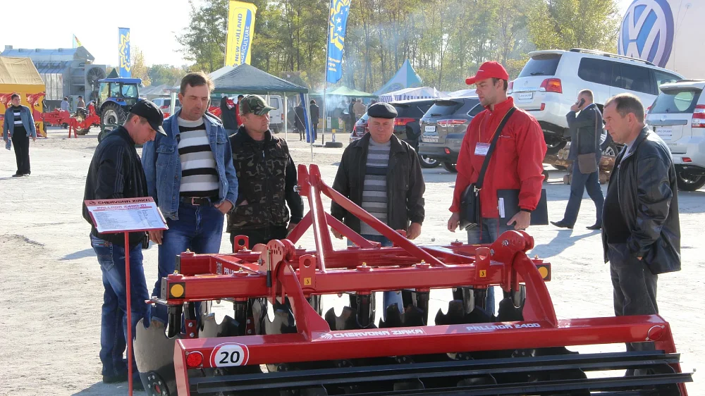 «АгроЕкспо 2014»: «Червона зірка» показала рекордну кількість техніки (ВІДЕО) — 7
