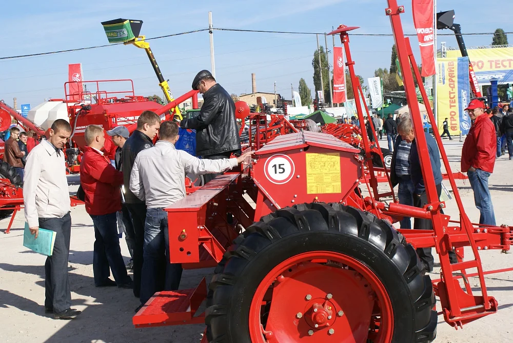 «АгроЕкспо 2014»: «Червона зірка» показала рекордну кількість техніки (ВІДЕО) — 1