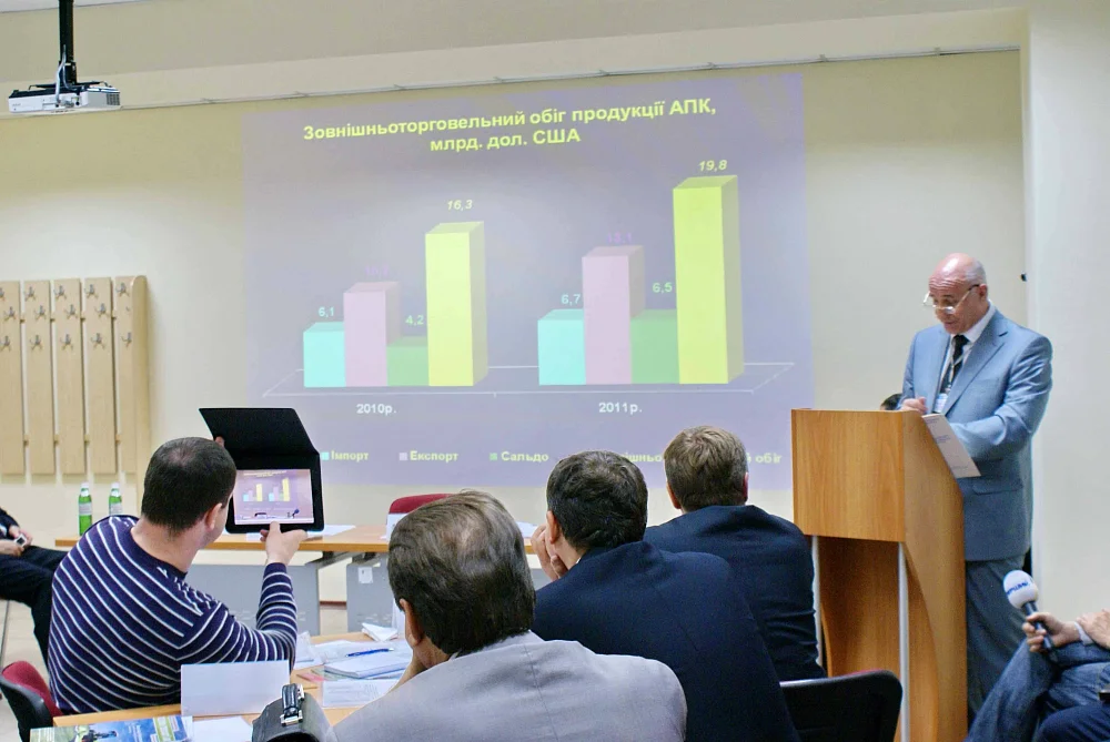 На базі «Червона зірка» пройшла міністерська нарада з питань сільгоспмашинобудування — 9