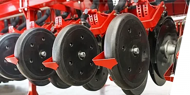 Прикочуючи колеса і пальцеві загортачі