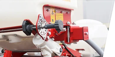 НОВАЯ СИСТЕМА ВНЕСЕНИЯ СУХИХ МИНЕРАЛЬНЫХ УДОБРЕНИЙ